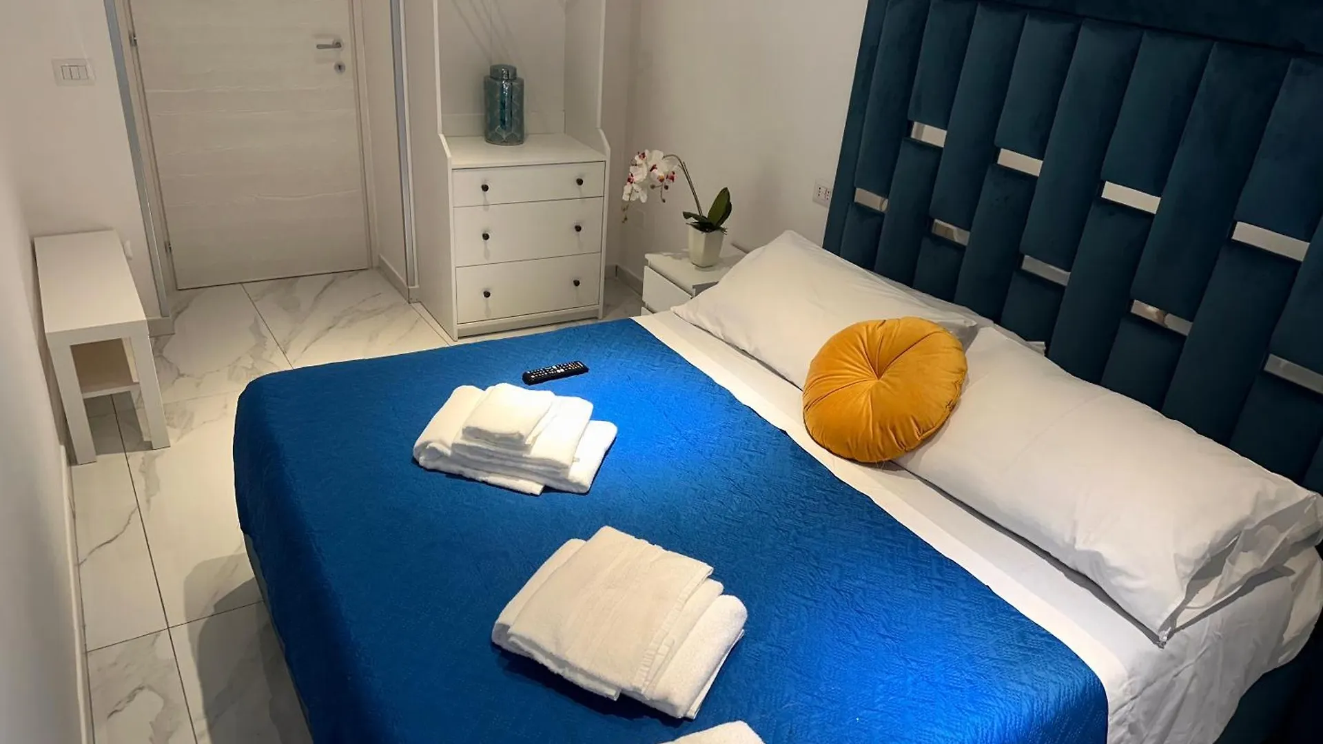 Eleven Home Naples 0*,  Italy